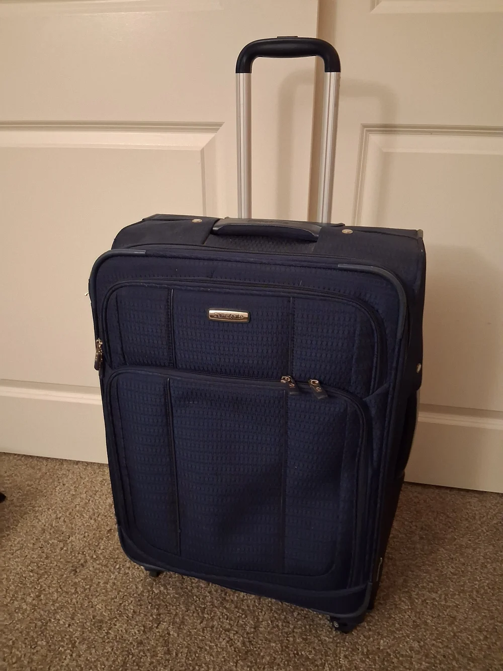 Samsonite Dark Blue Upright Spinner Carry-On